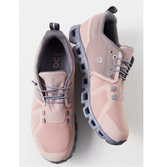 On Running Shoes - On Cloud 5 Waterproof Sneakers